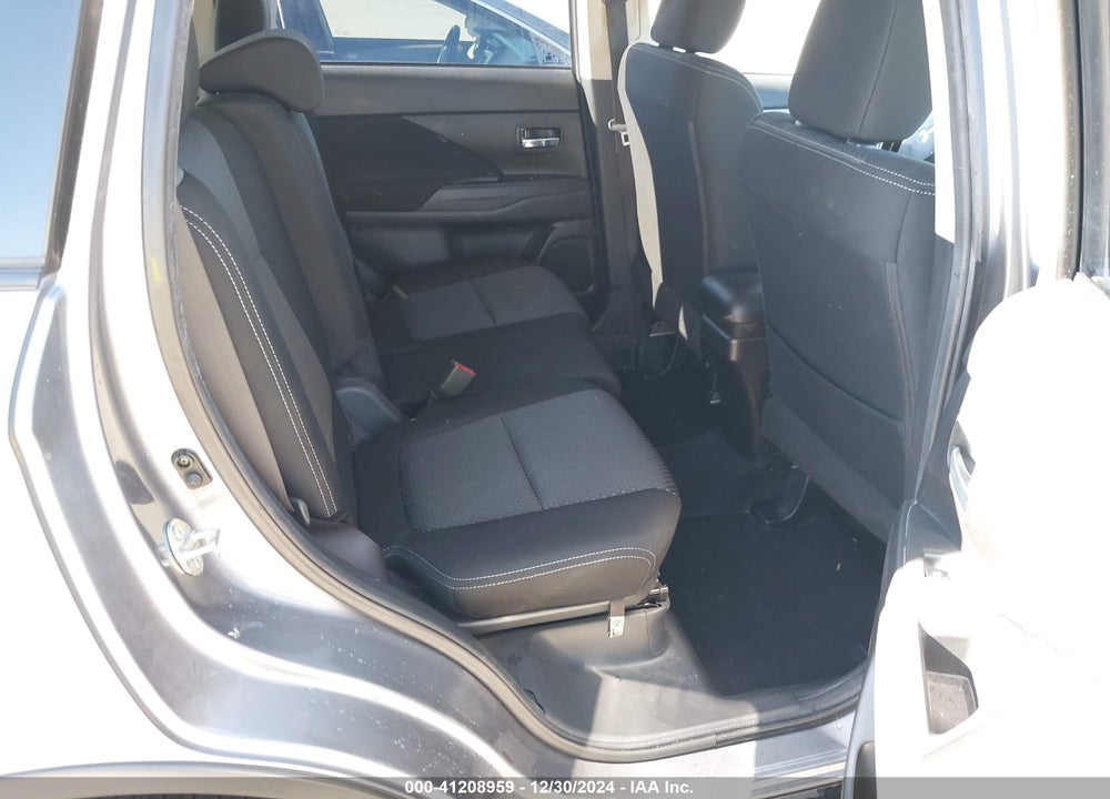 2017 MITSUBISHI OUTLANDER VIN: JA4AD3A37HZ014143