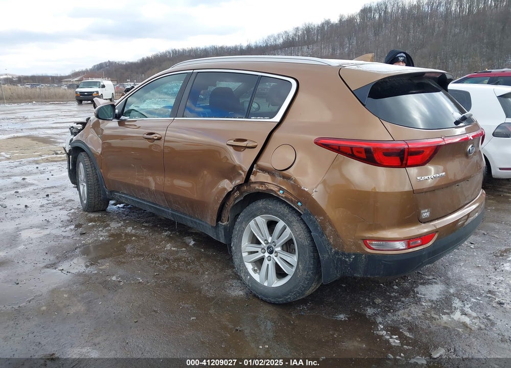 2018 KIA SPORTAGE LX VIN: KNDPMCAC5J7438065