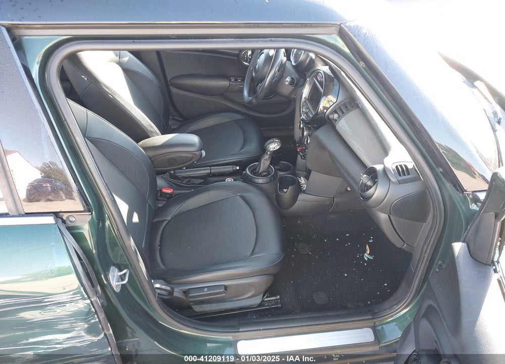 2015 MINI COOPER VIN: WMWXS5C59FT829764