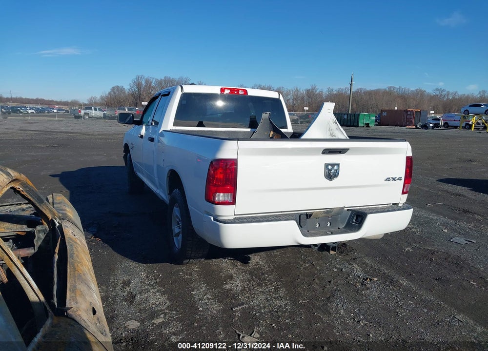 2019 RAM 1500 CLASSIC VIN: 1C6RR7FG3KS631821