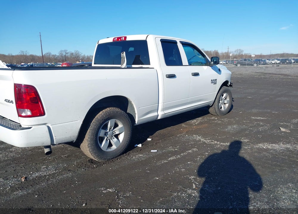 2019 RAM 1500 CLASSIC VIN: 1C6RR7FG3KS631821