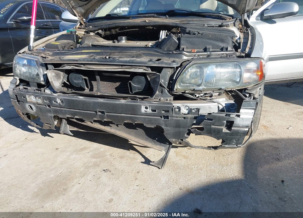 2003 VOLVO S60 2.4 VIN: YV1RS61T132242683