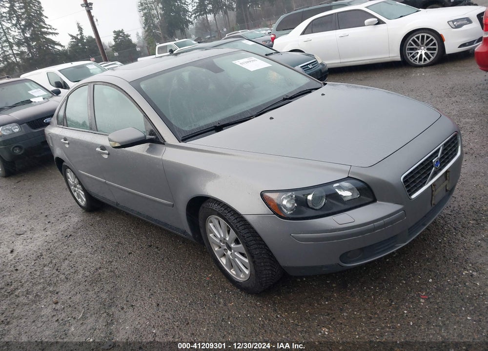 2005 VOLVO S40 2.4I VIN: YV1MS382452052529