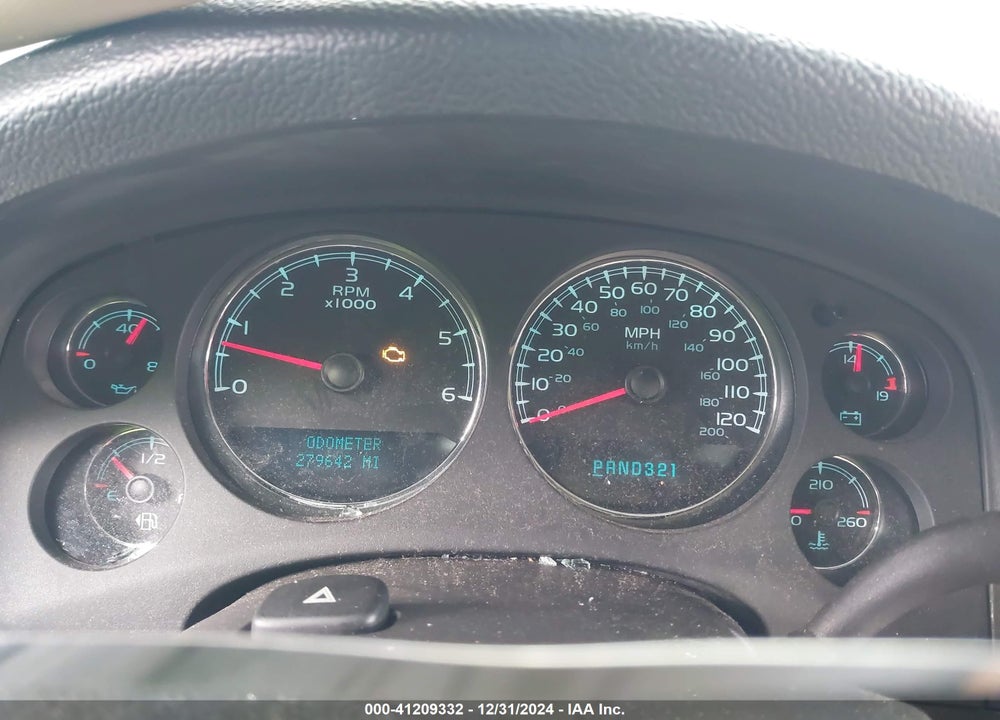 2007 CHEVROLET TAHOE C1500 VIN: 1GNEC13J57J127202