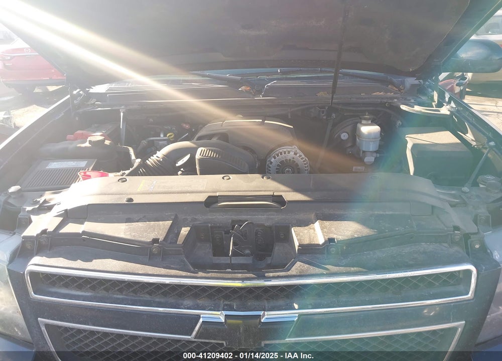 2008 CHEVROLET SUBURBAN 1500 LT VIN: 1GNFK16Y68R143010