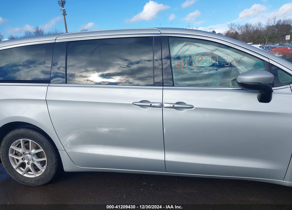2023 CHRYSLER PACIFICA TOURING L VIN: 2C4RC1BG3PR621375