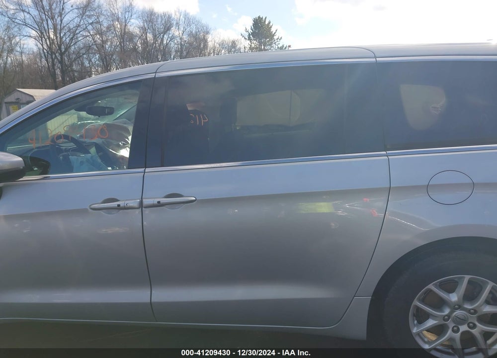 2023 CHRYSLER PACIFICA TOURING L VIN: 2C4RC1BG3PR621375