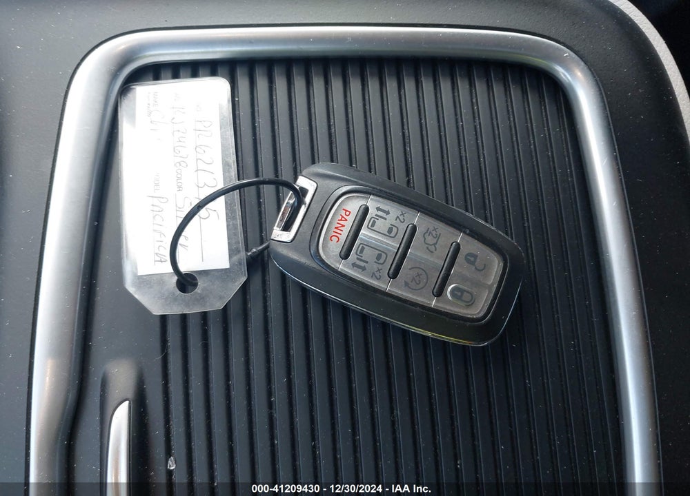 2023 CHRYSLER PACIFICA TOURING L VIN: 2C4RC1BG3PR621375