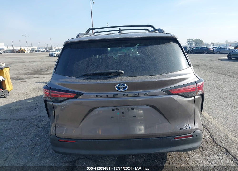2022 TOYOTA SIENNA XLE VIN: 5TDYRKEC8NS107678