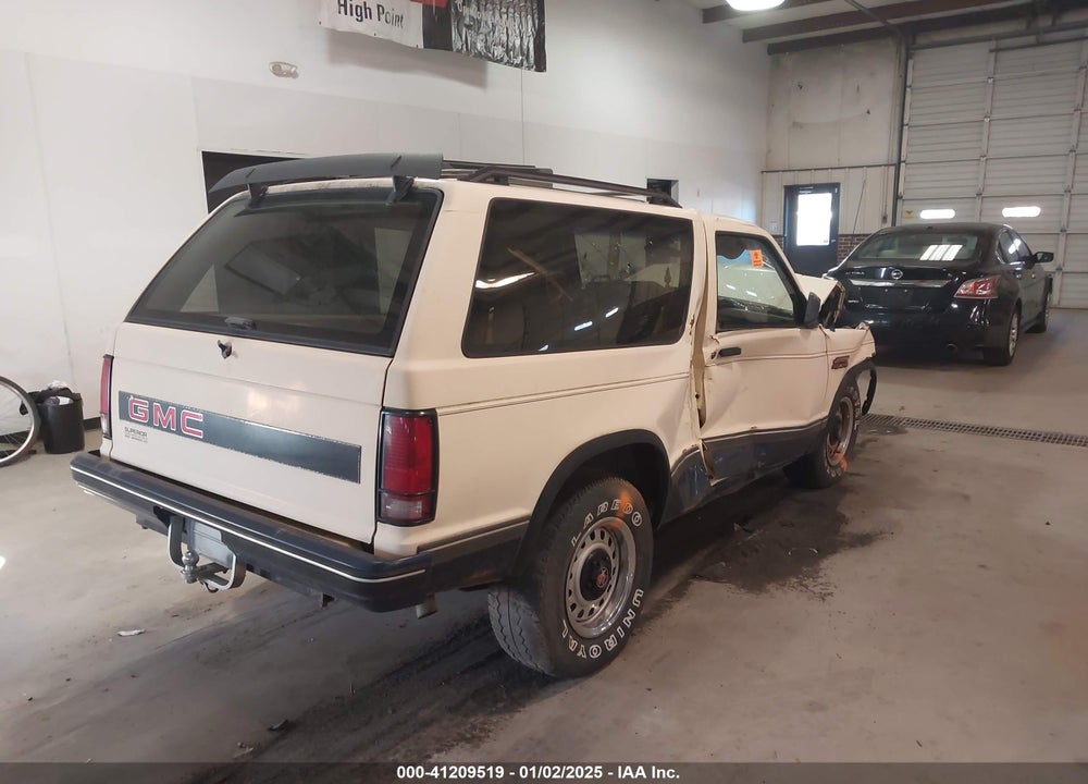1988 GMC S15 JIMMY VIN: 1GKCT18R4J8502627