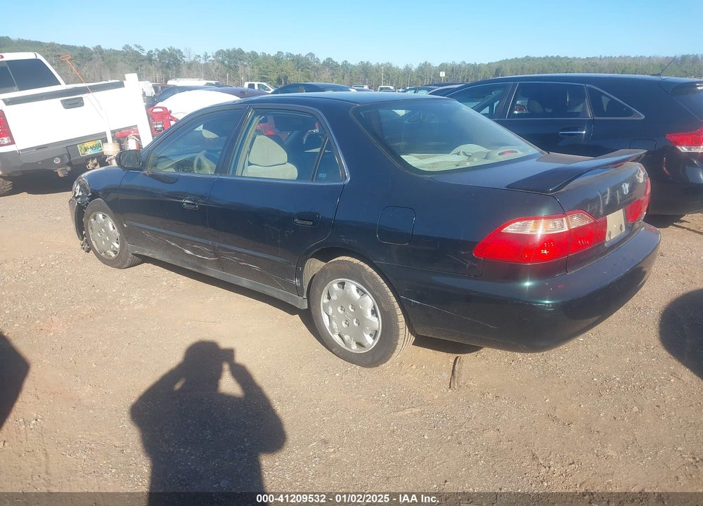 2000 HONDA ACCORD LX VIN: 1HGCG5644YA031145