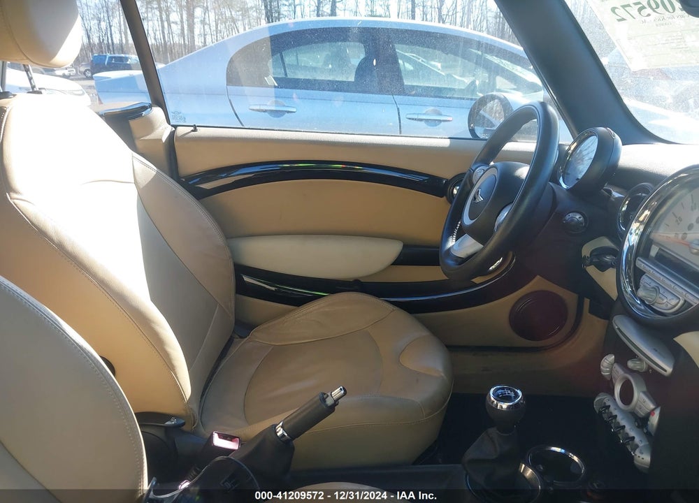 2009 MINI COOPER VIN: WMWMR33509TJ93601