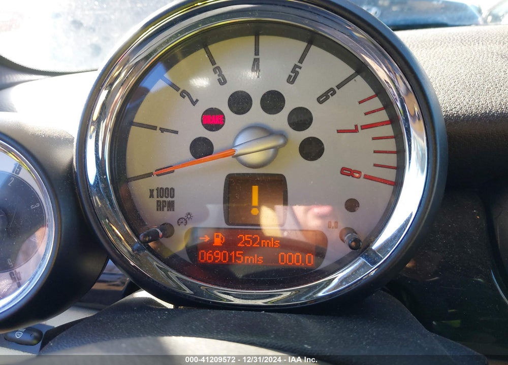 2009 MINI COOPER VIN: WMWMR33509TJ93601