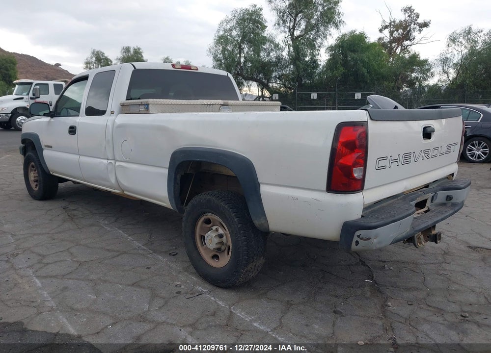 2004 CHEVROLET SILVERADO C2500 HEAVY DUTY VIN: 1GCHC29U54E374544