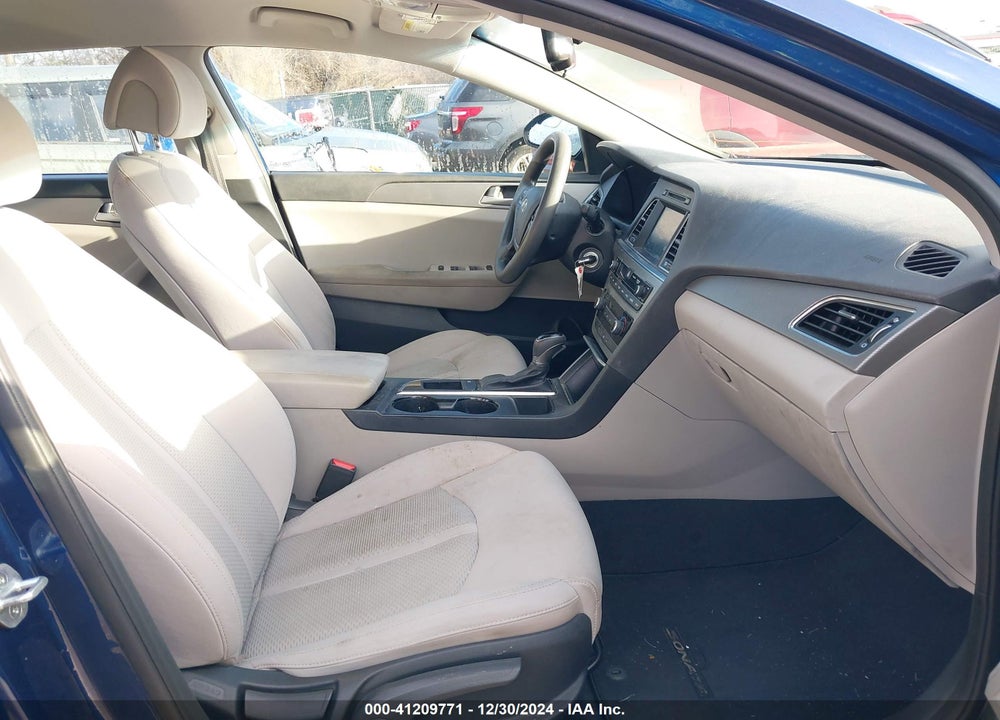 2016 HYUNDAI SONATA SE VIN: 5NPE24AF0GH292322