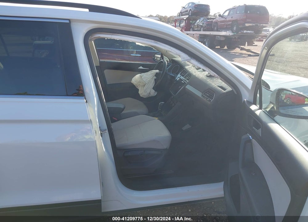 2019 VOLKSWAGEN TIGUAN SE/SEL/SEL R-LINE JET-BLACK/SEL R-LINE VIN: 3VV3B7AX0KM063211