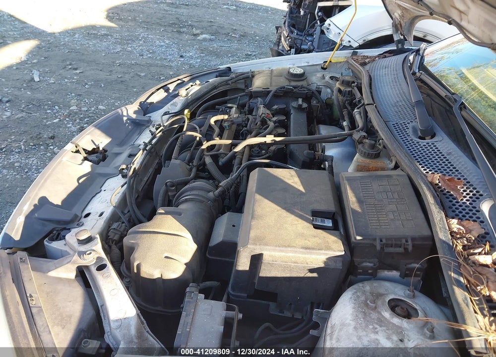 2005 FORD FOCUS ZX4 VIN: 1FAFP34NX5W318599