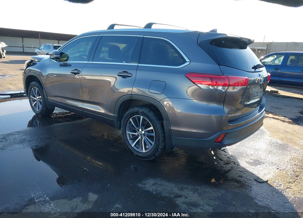 2017 TOYOTA HIGHLANDER SE/XLE VIN: 5TDKZRFH9HS508900