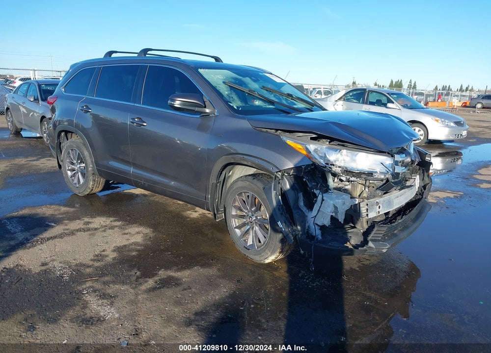2017 TOYOTA HIGHLANDER SE/XLE VIN: 5TDKZRFH9HS508900