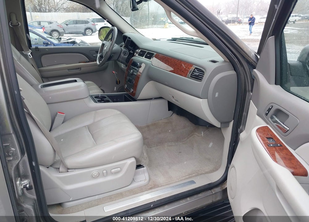 2007 CHEVROLET TAHOE LT VIN: 1GNFK13067J260601