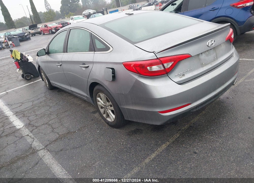 2015 HYUNDAI SONATA SE VIN: 5NPE24AFXFH040527
