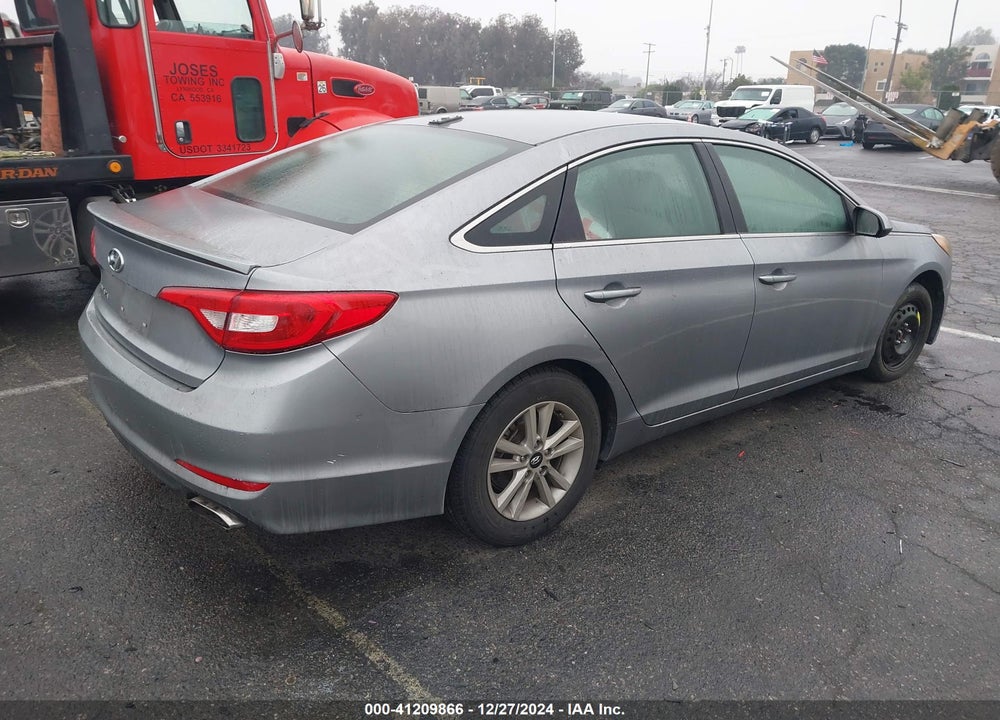 2015 HYUNDAI SONATA SE VIN: 5NPE24AFXFH040527