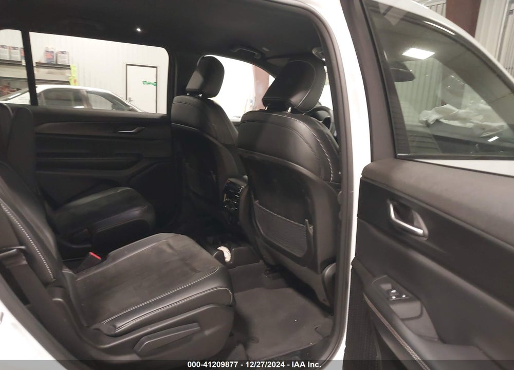 2023 JEEP GRAND CHEROKEE L LAREDO/L ALTITUDE VIN: 1C4RJKAG3P8884796