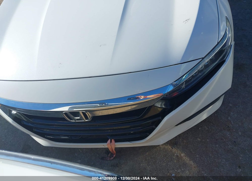 2018 HONDA ACCORD VIN: 1HGCV1F1XJA210090