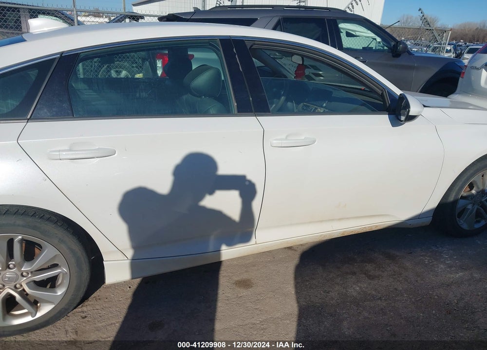 2018 HONDA ACCORD VIN: 1HGCV1F1XJA210090