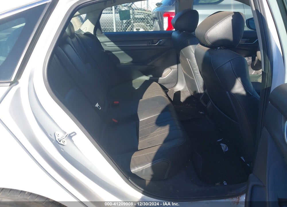 2018 HONDA ACCORD VIN: 1HGCV1F1XJA210090