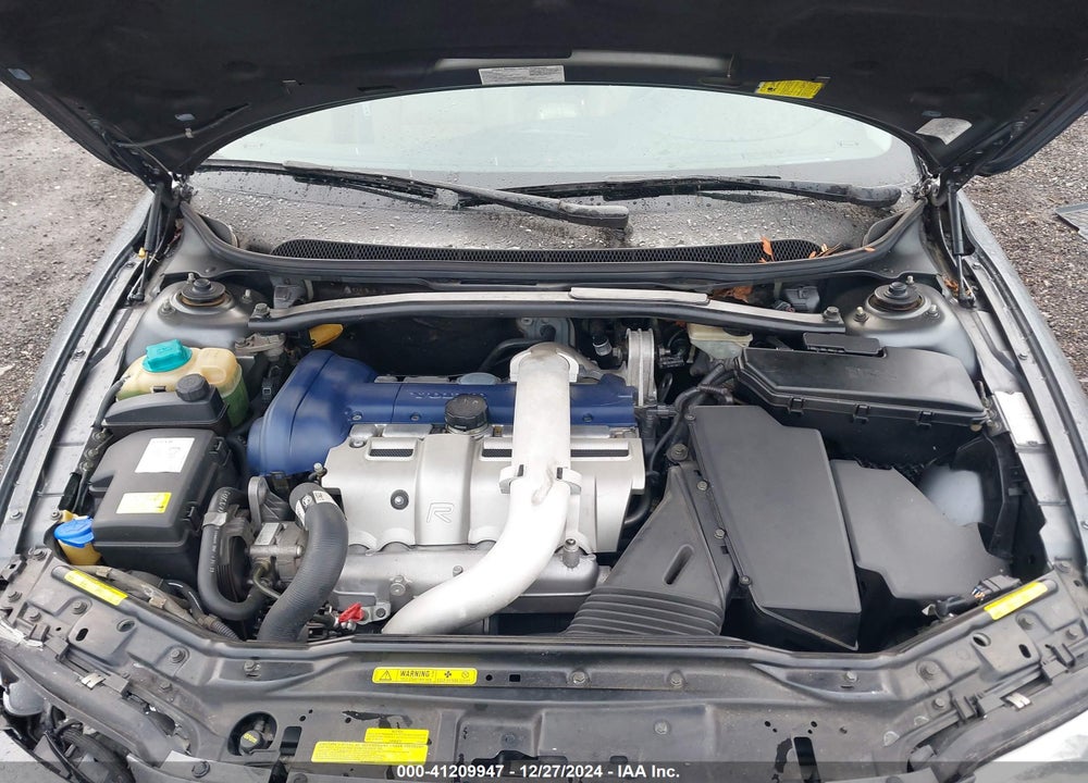 2005 VOLVO S60 R VIN: YV1RH527052440569