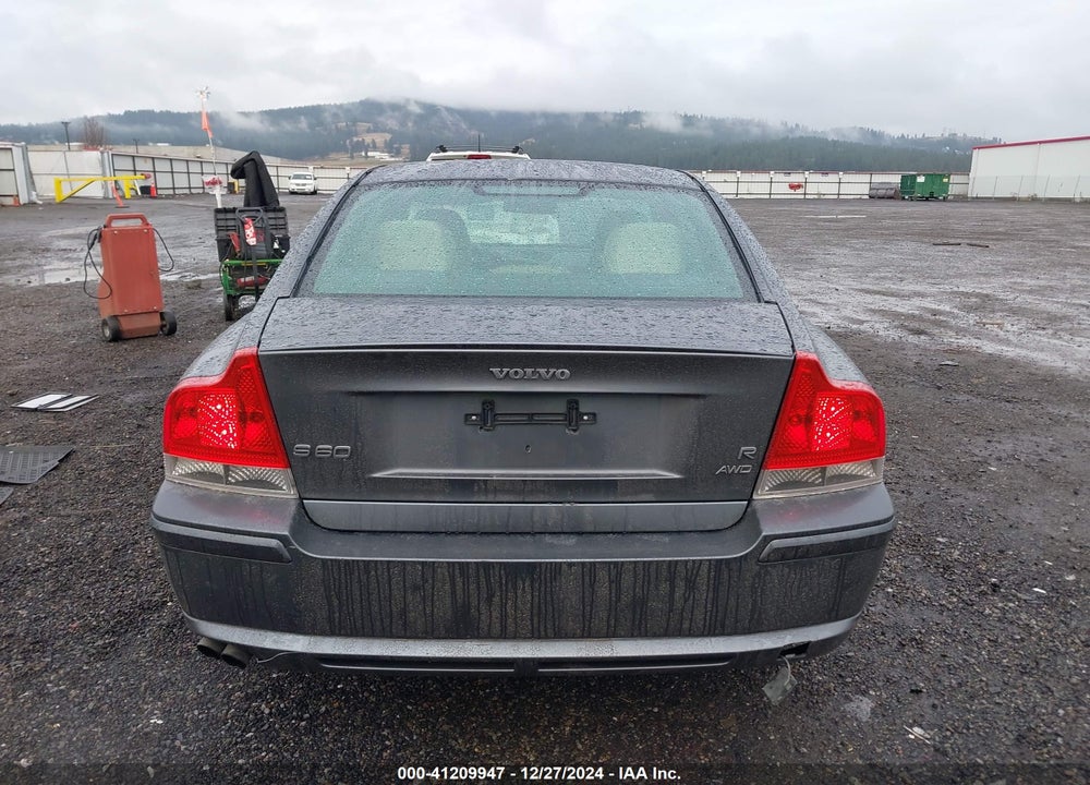 2005 VOLVO S60 R VIN: YV1RH527052440569