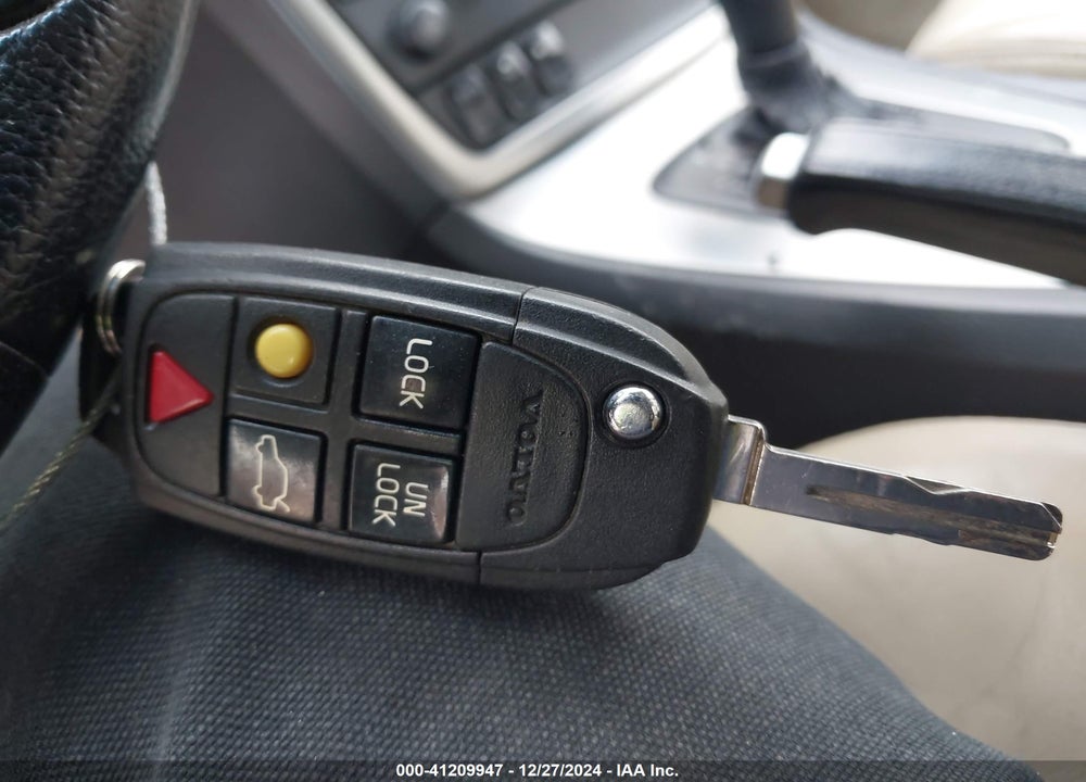 2005 VOLVO S60 R VIN: YV1RH527052440569