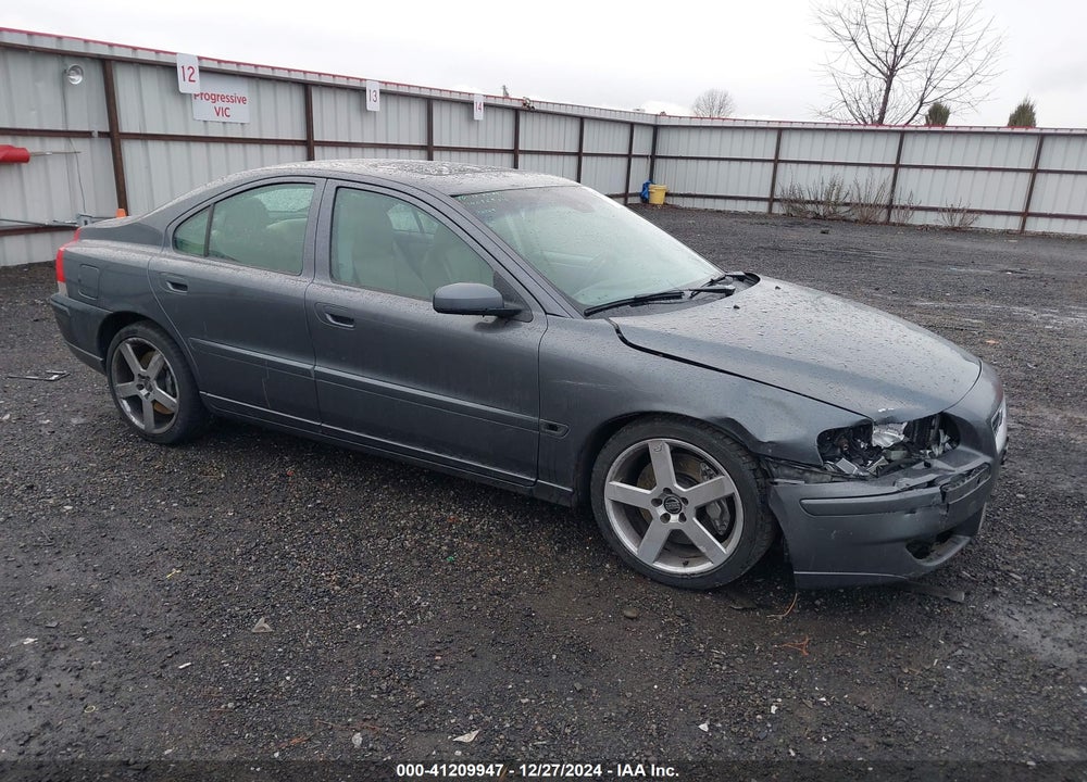 2005 VOLVO S60 R VIN: YV1RH527052440569