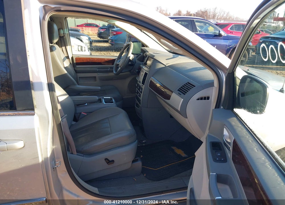 2010 CHRYSLER TOWN & COUNTRY TOURING VIN: 2A4RR5D10AR310275