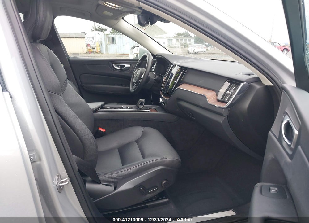 2023 VOLVO XC60 PLUS VIN: YV4L12RN3P1375421