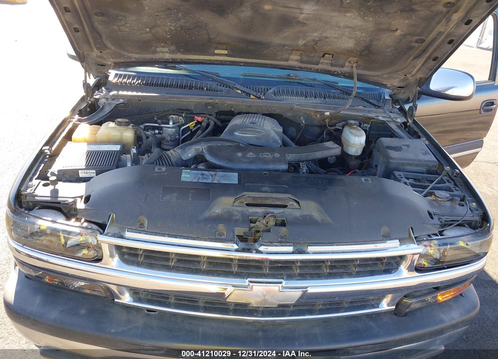 2005 CHEVROLET TAHOE LS VIN: 1GNEC13T55R119357