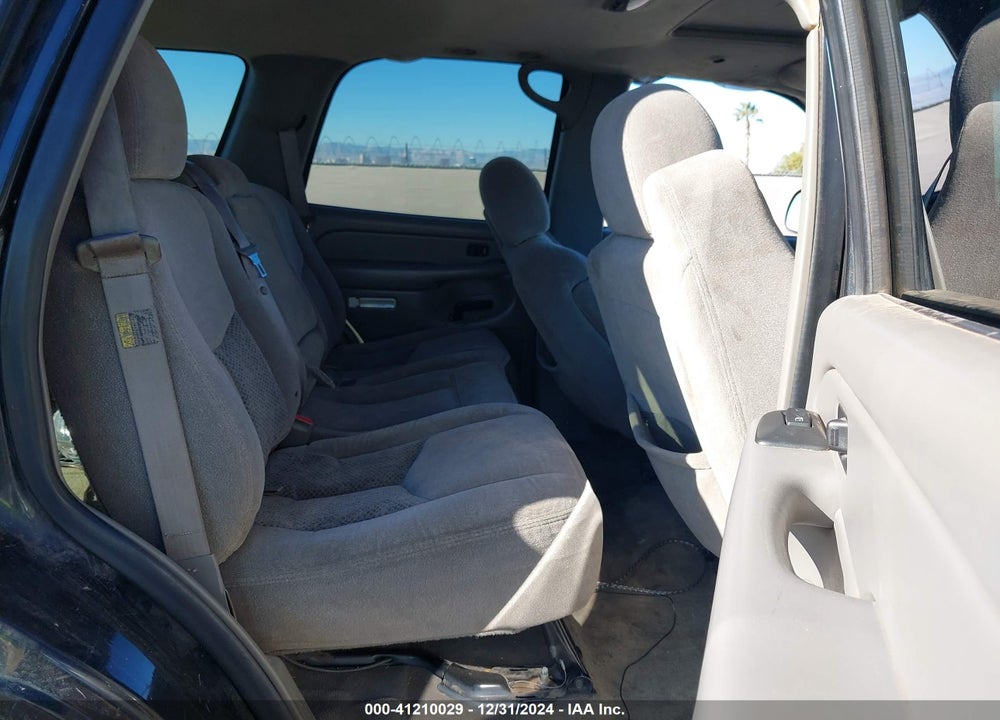 2005 CHEVROLET TAHOE LS VIN: 1GNEC13T55R119357