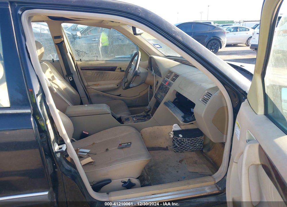 2000 MERCEDES-BENZ C-CLASS KOMPRESSOR VIN: WDBHA24G3YA842001