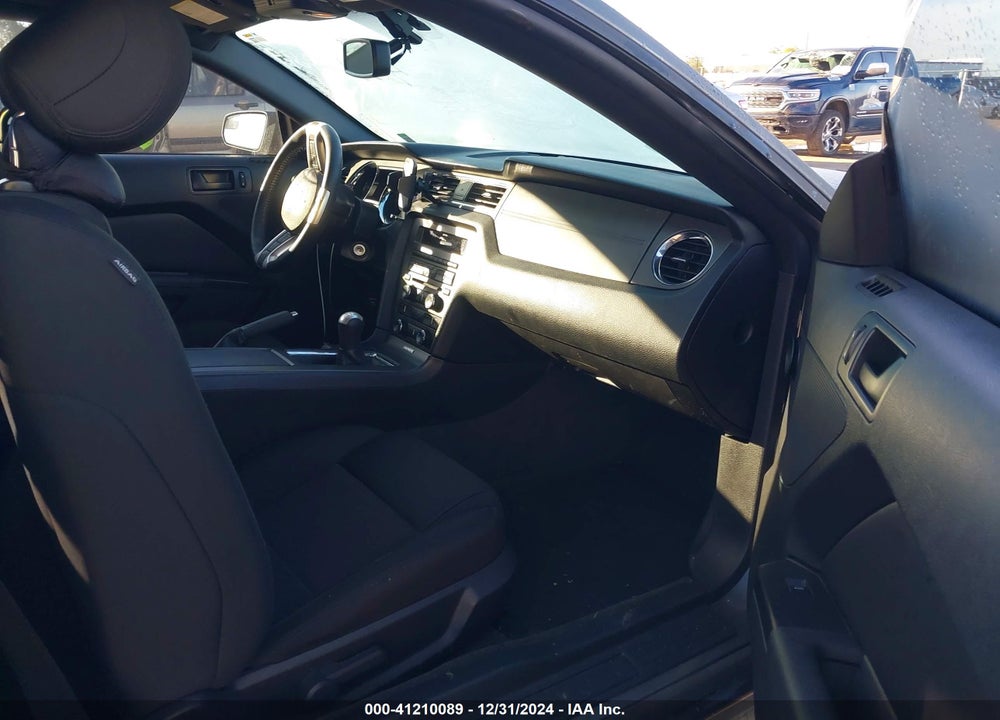 2014 FORD MUSTANG VIN: 1ZVBP8AM3E5334843