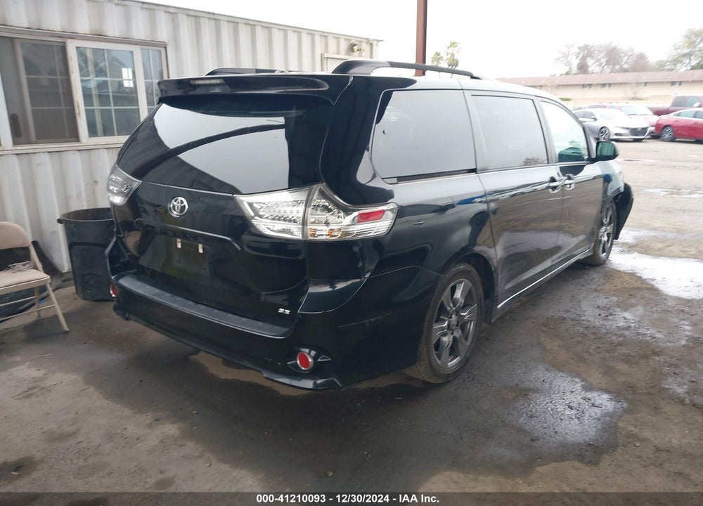 2017 TOYOTA SIENNA SE VIN: 5TDXZ3DCXHS859969