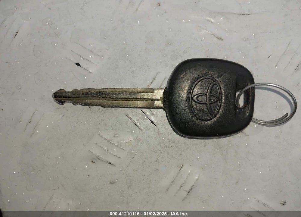 2005 TOYOTA COROLLA LE VIN: 1NXBR32E45Z375443
