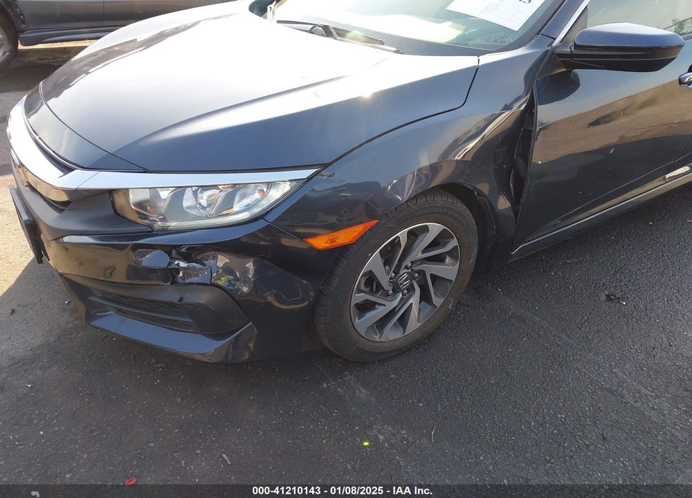 2018 HONDA CIVIC VIN: 2HGFC2F72JH579878