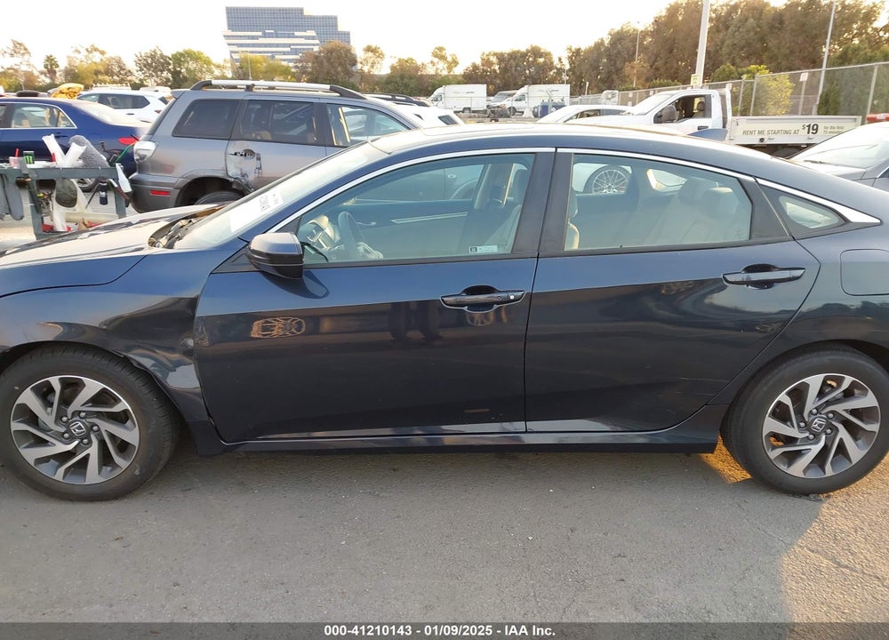 2018 HONDA CIVIC VIN: 2HGFC2F72JH579878