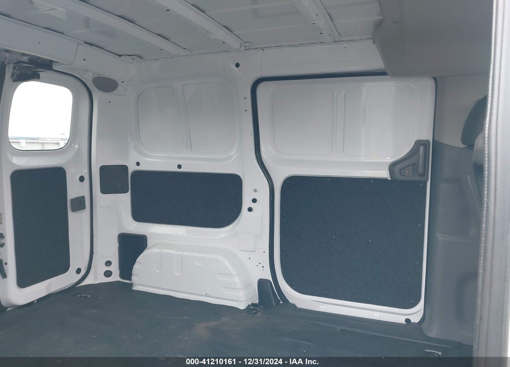 2015 NISSAN NV200 SV VIN: 3N6CM0KN1FK691239