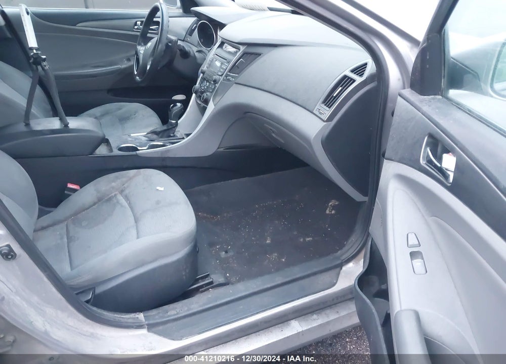 2012 HYUNDAI SONATA VIN: KMHEC4A44CA020302