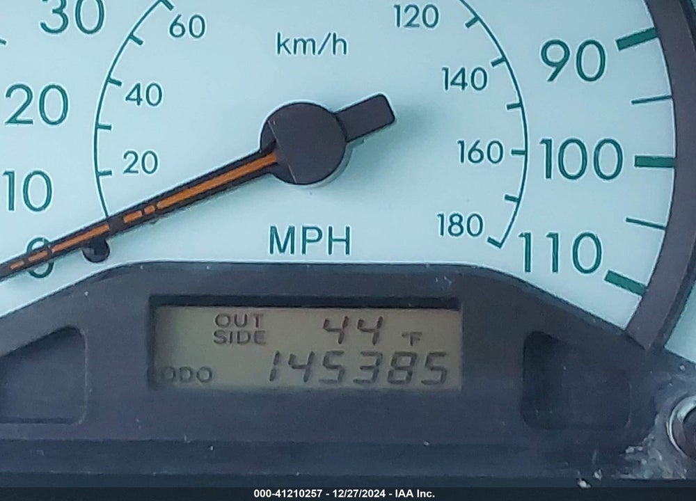 2003 TOYOTA COROLLA LE VIN: 1NXBR32E83Z012883