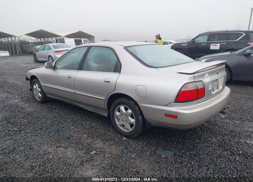 1997 HONDA ACCORD EX V6 VIN: 1HGCE6677VA006760