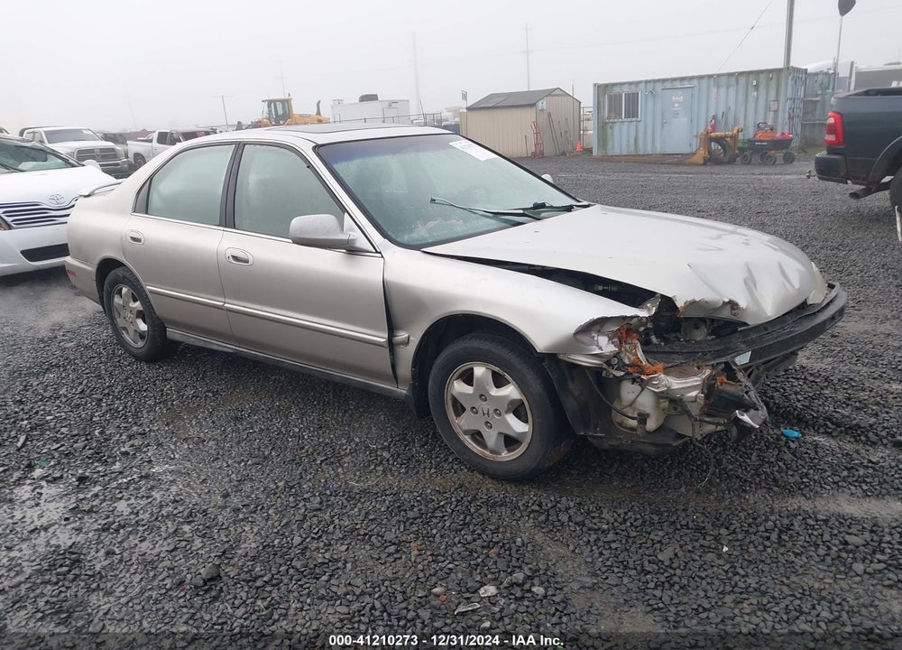 1997 HONDA ACCORD EX V6 VIN: 1HGCE6677VA006760