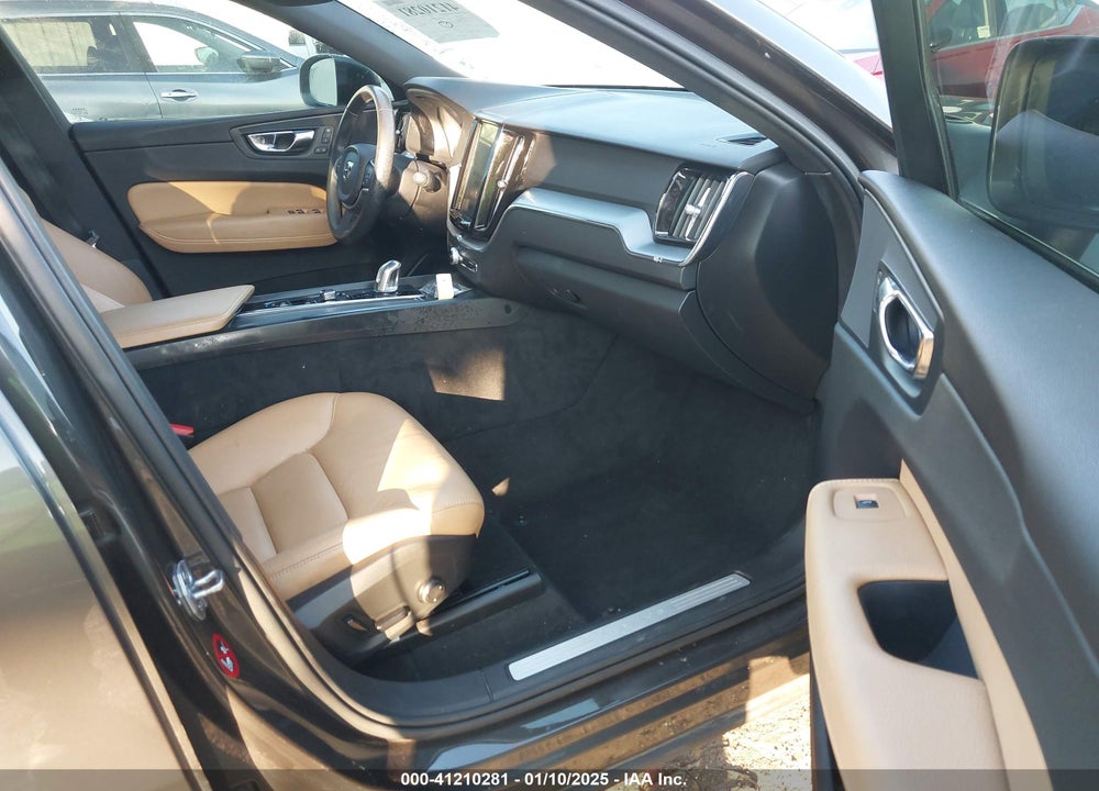 2018 VOLVO XC60 HYBRID VIN: YV4BR0DK9J1093751
